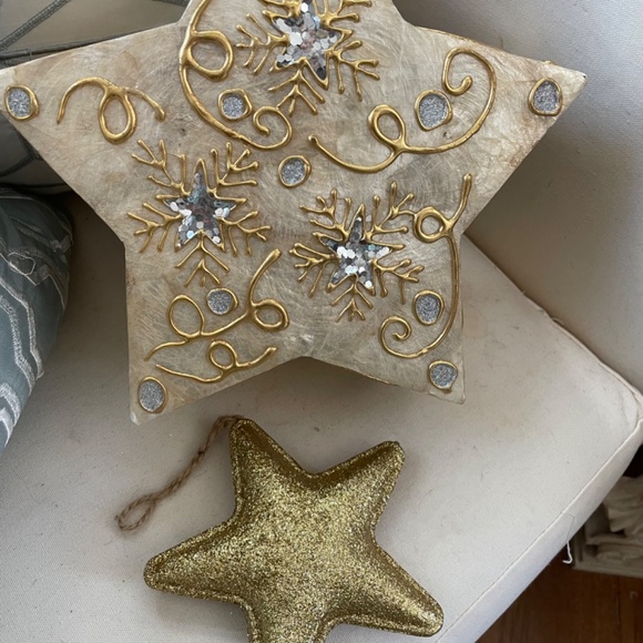 PRICE DROP! Gorgeous Gold & Silver Stackable Star Shaped Gift Boxes! - Picture 12 of 16